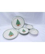 Anchor Hocking Holiday Magic Christmas Tree Lot of 12  Dinner Salad Plat... - $898.38 MXN