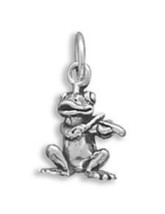 Unique Men Women 3D Sitting Frog Playing Violin 925 Silver Charm Fashion Gift - £27.41 GBP