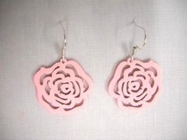 NEW SMALL SIZE PASTEL PINK CUT OUT OPEN ROSE FLOWER WOODEN CHARM DROP EA... - $3.99