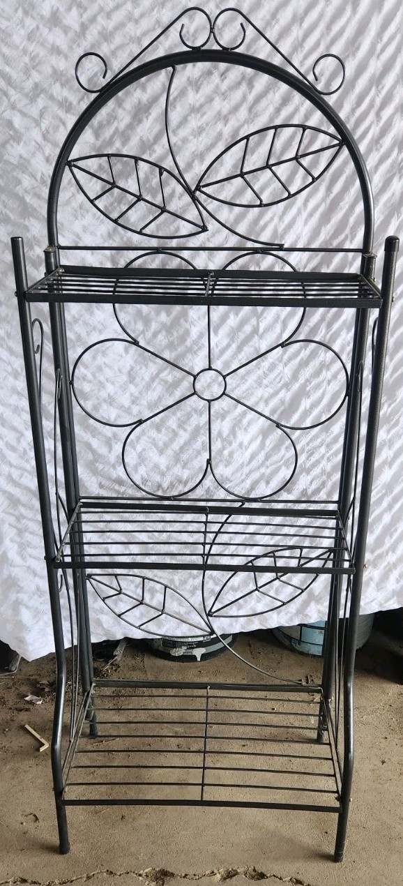 Metal Wire Storage Rack Flower Design Leaf Scroll Top Bathroom Kitchen - $32.99