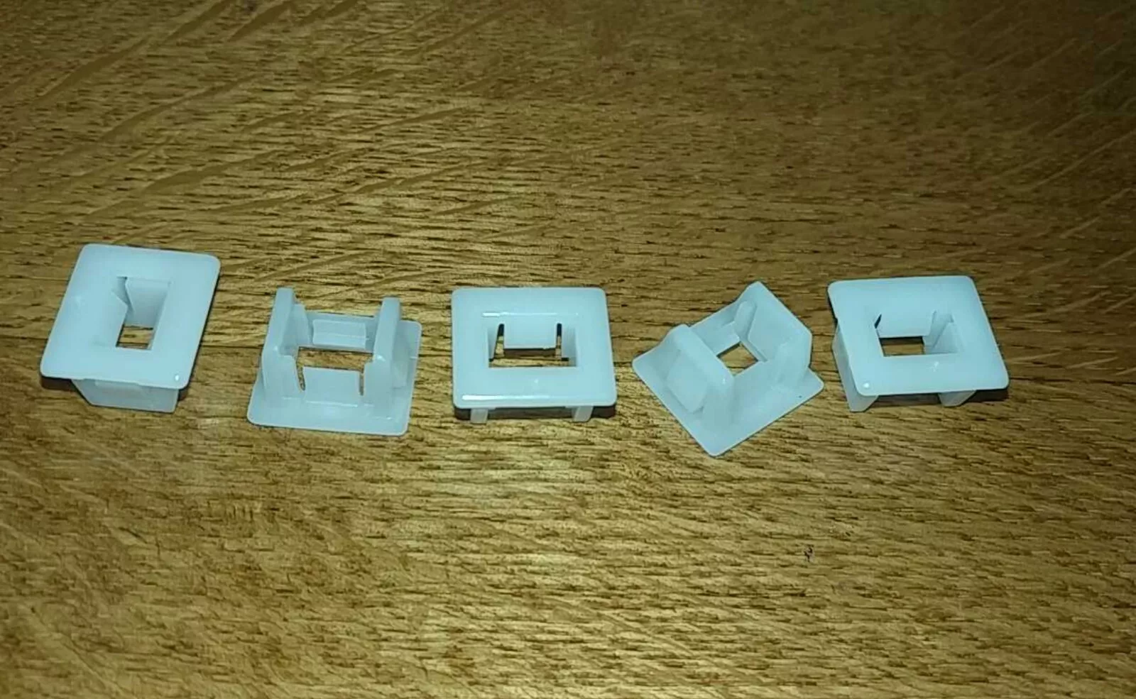Nissan Patrol Y61 1997-2004 Door moulding clips (5pcs) - $38.68