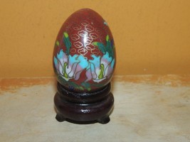 Cloisonné Egg 2&quot; wood Stand Cloisonne Floral Brown Enamel Brass China Vi... - $17.09