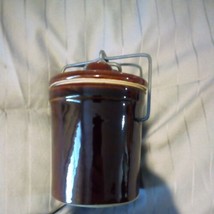 Antique Stoneware Jar with lid - €5,15 EUR
