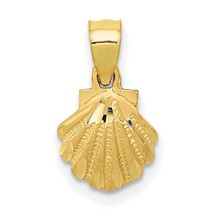14K Gold Scallop Shell Pendant Charm Jewelry 16mm x 8mm - £43.45 GBP