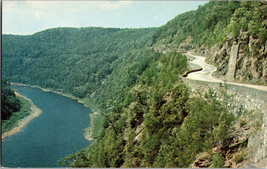 Liberty New York The Hawk&#39;s Nest Delaware River Route 97 Vintage Postcard (A8) - £4.30 GBP