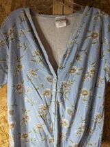 Partner ladies medium button up floral top - $15.84