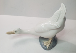 Nao By LLADRO White Goose Figurine 1978  Daisa Spain 6in Long Porcelain Vintage - £19.47 GBP