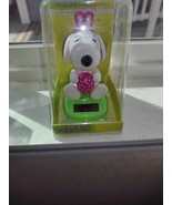 Peanuts Snoopy With Egg &amp; Pink Easter Bunny Ears Egg Solar Bobblehead In... - $283.40 MXN