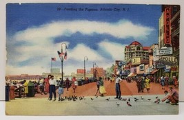 Atlantic City NJ Feeding the Pigeons Linen Era Postcard C17 - £3.10 GBP
