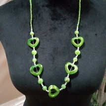 Womens Fashion Green Color Chunky Beaded Acrylic Heart Charm Long Necklace - £21.28 GBP