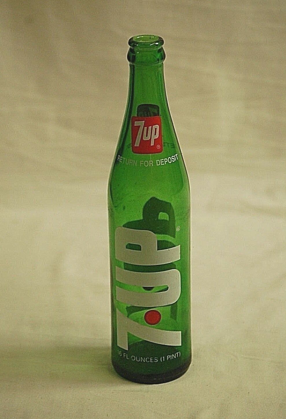 Primary image for Old Vintage 7-Up Green Glass Beverages Soda Pop Bottle 16 fl. oz. LG 71