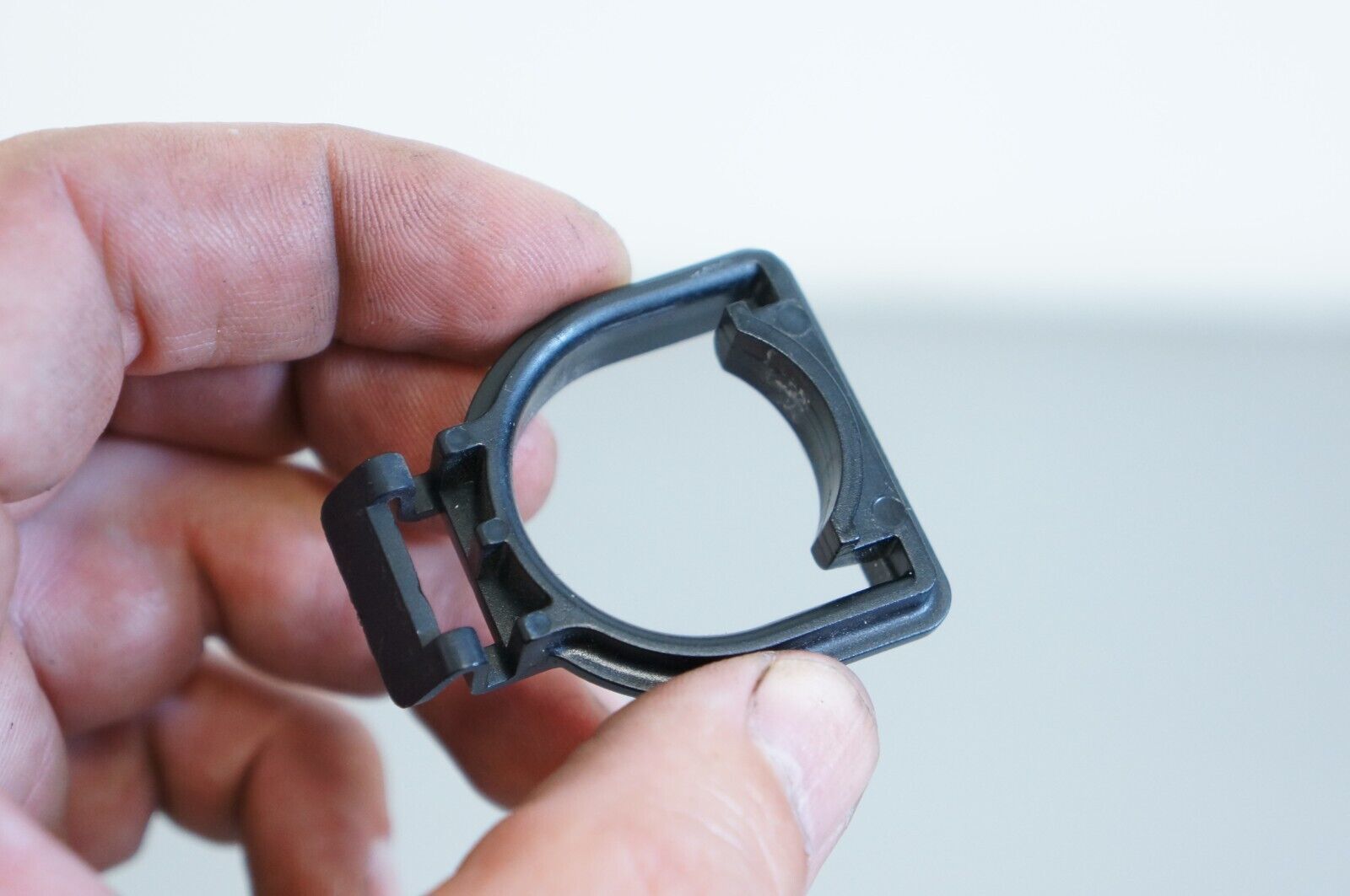 2003-2006 porsche cayenne brake  vacuum pump clip tie down mount tab 4B0... - $14.87