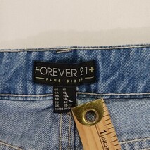 Forever 21 Women's Blue/White Distressed Denim Frayed Mini Skirt Size 14 (36×17) image 3