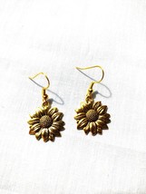 Sunflower Sun Flower Gold Tone Sunflowers Dangling Charm Floral Pair Earrings - £4.78 GBP