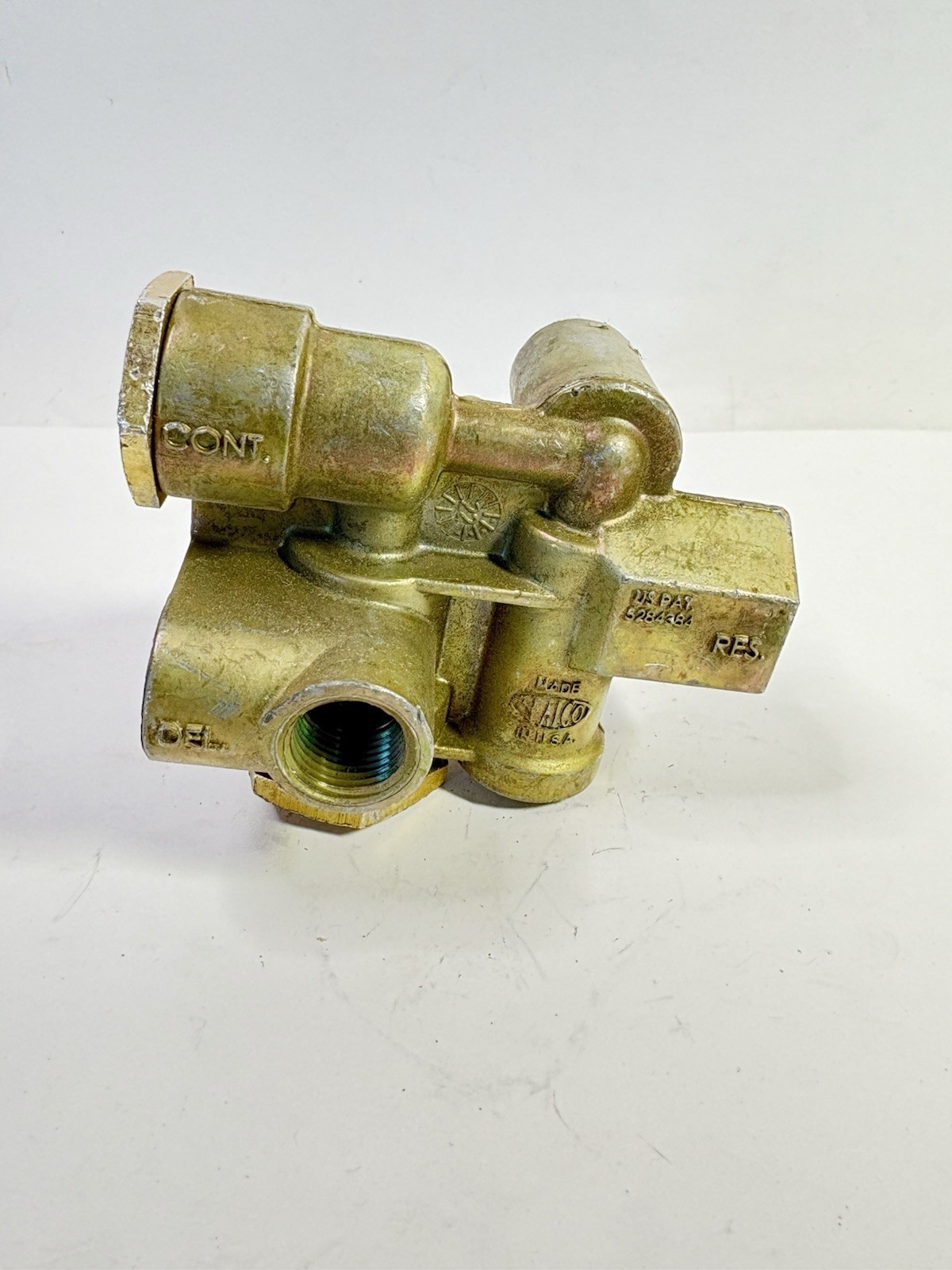 Sealco 110500 Spring Brake Control Valve 3/8&quot; x  1/2&quot; NPT Ports - $47.50