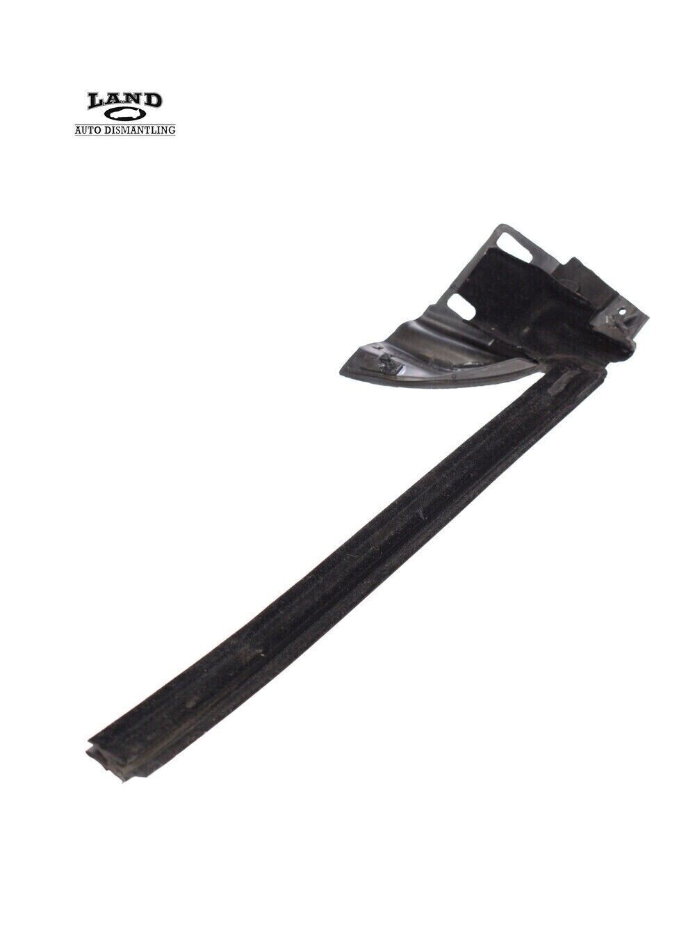 MERCEDES R230 SL-CLASS PASSENGER/RIGHT REAR VENT QUARTER GLASS TRIM STRI... - $29.69