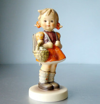 Hummel Goebel School Girl with Backpack #81/2/0 TMK 8 Figurine 4.5&quot; H - £61.76 GBP