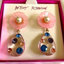 Betsey Johnson brand new lucite &amp; pearl faux flower &amp; dangling teardrop earrings - £27.69 GBP