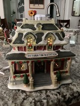 Lemax Christmas Village Victoria Train Station Lighted House 2007 Tested Working - £42.83 GBP