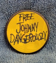 Vtg 1984 Free Johnny Dangerously Movie Lenticular Pinback Button-Michael Keaton - £15.56 GBP
