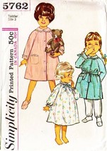 Vintage 1964 Toddler&#39;s NIGHTGOWN &amp; ROBE Simplicity Pattern 5762-s Size 3 - £9.59 GBP
