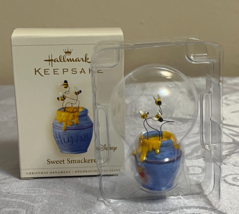 Hallmark 2006 Keepsake Ornament ~ SWEET SMACKEREL ~ Winnie the Pooh - £11.90 GBP