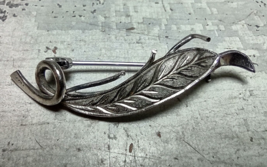 Vintage Stamped Silver Leaf Feather Twirled Stem Brooch Pin 1 3/4&quot; - £10.11 GBP