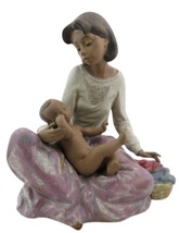 Lladro 01012289 Dressing the Baby  - £407.52 GBP