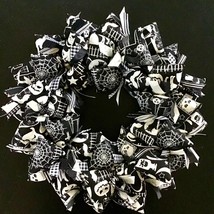 Halloween Ghouls Black and Glow in the Dark White Wreath with Cats Bats Webs - £42.87 GBP