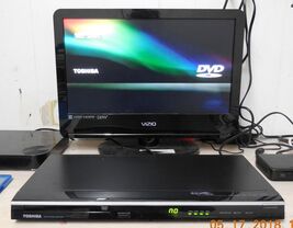 Toshiba SDK1000KU Upscaling DVD CD Player 1080p HDMI NO REMOTE - $29.65
