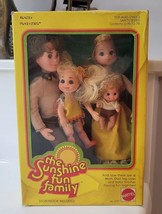 Vintage Mattel 2321 The Sunshine Fun Family w/Storybook 1977 *STAINED READ* - £109.41 GBP