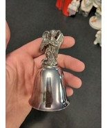 1974 Danbury Mint Christmas Bell Angel - $263.43 MXN