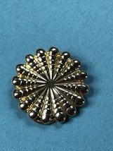 Vintage Scalloped Abstract Flower Goldtone Scarf Clip – 1.5 inches in diameter – - £9.05 GBP