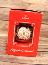 Vintage 1988 Hallmark Keepsake Glass Ornament Love Grows w/ Original Box Floral - £11.12 GBP