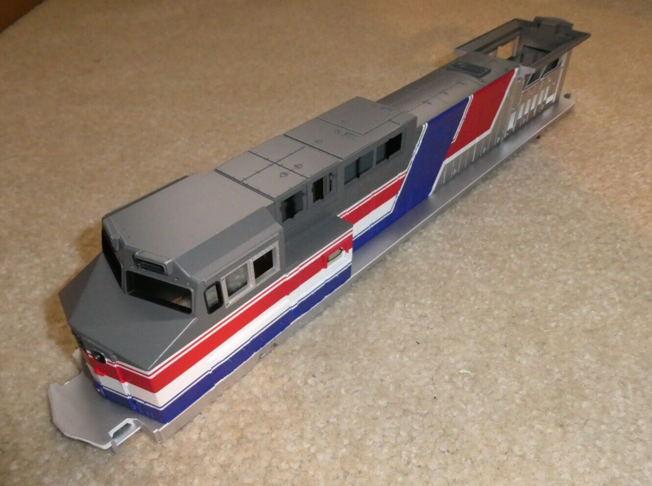 MTH O Scale Diesel Locomotive Body Shell Red White Blue Colors ES44AC 17.5" Long - $58.41