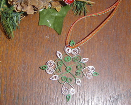 Paper Quill Snowflake Ornament Green Handcrafted New - £7.98 GBP