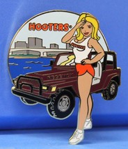 Hooters Girl Saulting Regency Jeep Oc EAN Bridge City Florida Fl Lapel Pin - £23.59 GBP