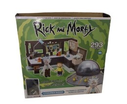 McFarlane Toys Rick and Morty Spaceship Garage Construction Set &amp; 2 Figures - £17.55 GBP