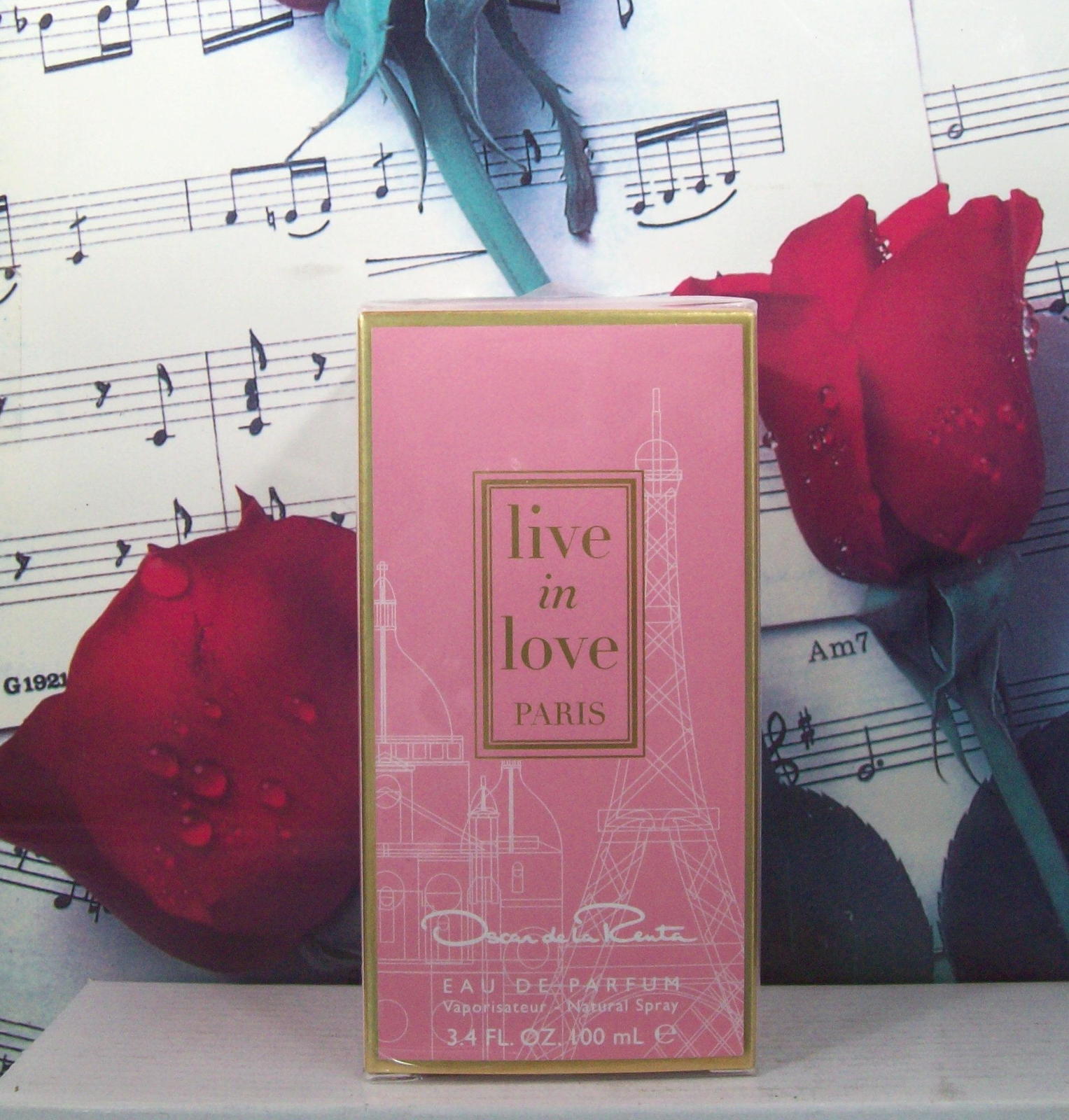 Live In Love Paris By Oscar De La Renta 3.4 FL. OZ. EDP Spray - £164.75 GBP