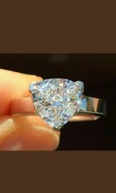 14K Weiß Vergoldet 4.12Ct Trillion Künstlicher Diamant Verlobungsring - £65.30 GBP