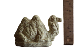 Vtg Christmas Nativity Figurine Paper Mache Composite: Laying Camel 3.5&quot; - $177.40 MXN