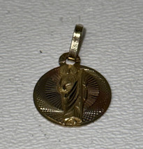 10KT Yellow Gold Medallion/Charm/Pendant Standing Jesus 1.1 Grams - £75.19 GBP