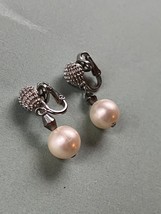 Vintage Trifari Signed Silvertone Beehive Bead &amp; Faux Pearl Round Bead Dangle - £11.64 GBP