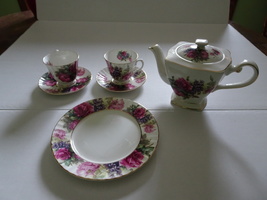 Crown Dorset Tea Set Staffordshire England Rose Floral Design Gold Trim - £79.93 GBP