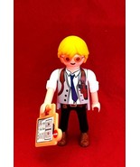 Playmobil Boys Enforcer Agent w Clipboard Most Wanted List 3&quot; Tall - $130.85 MXN
