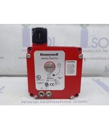 Honeywell GKLE44L6A2 Micro Switch Interlock Safety PLC DCS Transmitter - $10,809.38 MXN