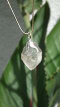 Uv reactive crystal pendant // Petroleum quartz // Terminated quartz - $750.87 MXN+