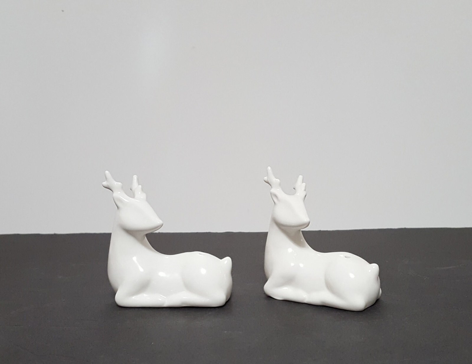 NEW Williams Sonoma Figural Deer Salt & Pepper Shakers Porcelain - £17.42 GBP