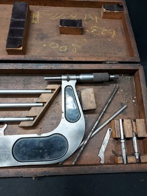Brown & Sharpe No. 55,  0 - 6" Machinist's Micrometer Set, & Wooden Storage Box Item image 5