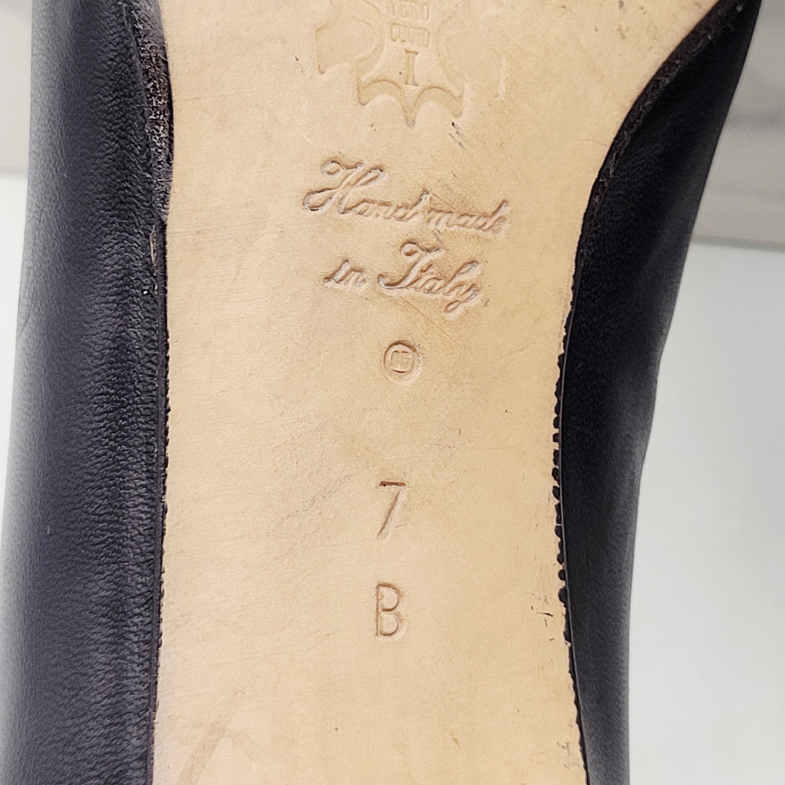 Amalfi by Rangoni Women Black Leather Pumps Heel 7.5 Narrow Career Woven Cap Toe Item image 10